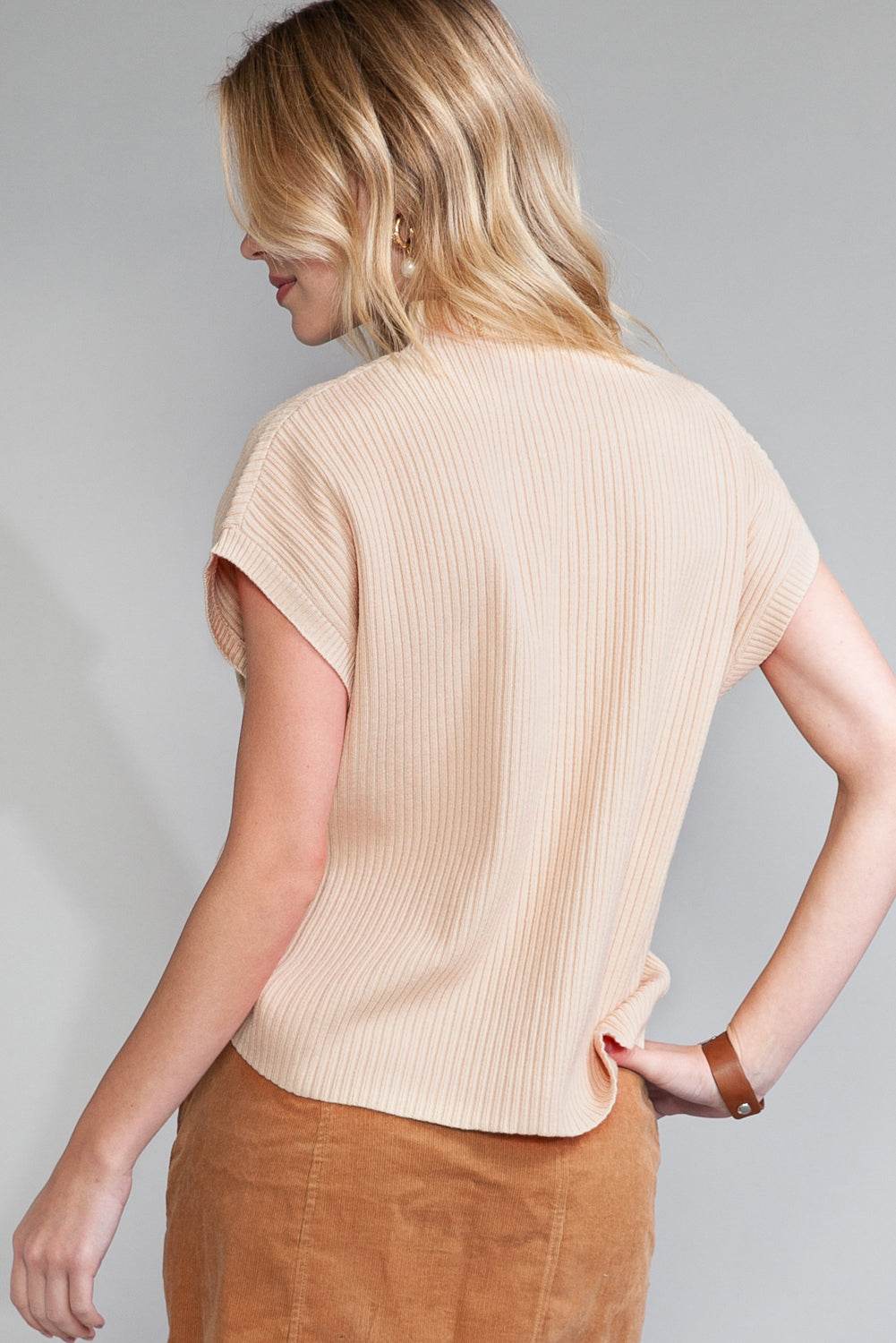 Women's Black Patch Pocket Ribbed Knit Short Sleeve Sweater